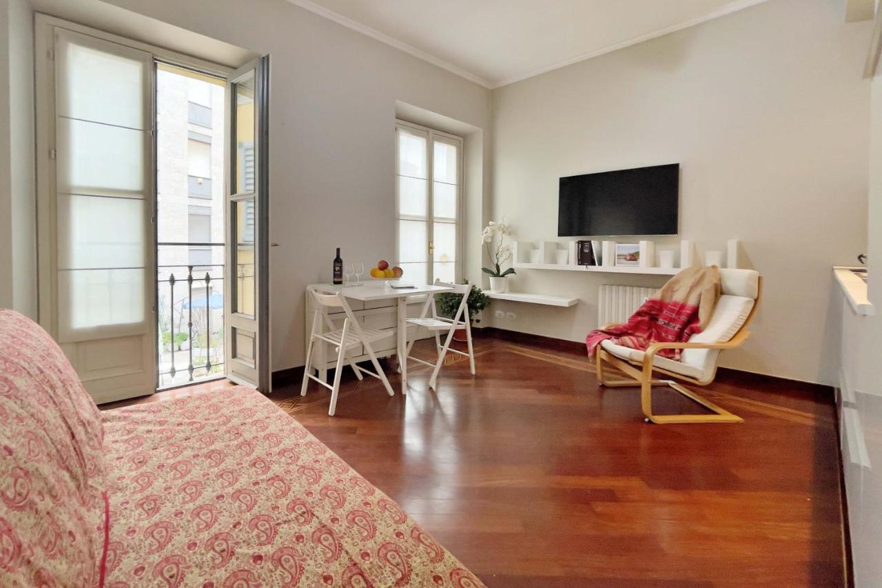 Chic 1Bdr With Shared Terrace Steps From Duomo By Rentopolis Milano Ngoại thất bức ảnh